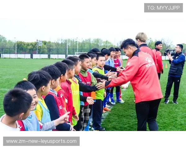 球员参加社会公益活动树立良好公众形象