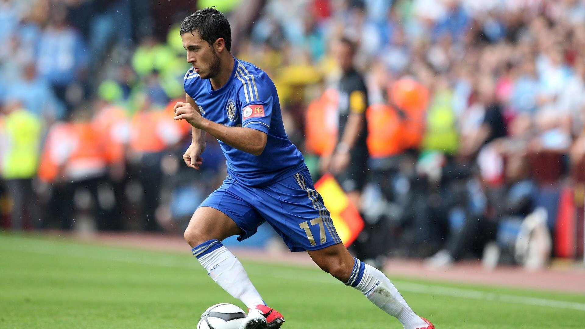 英超球队基于AI错误预测模型制定比赛期轮换策略,英超各轮裁判安排