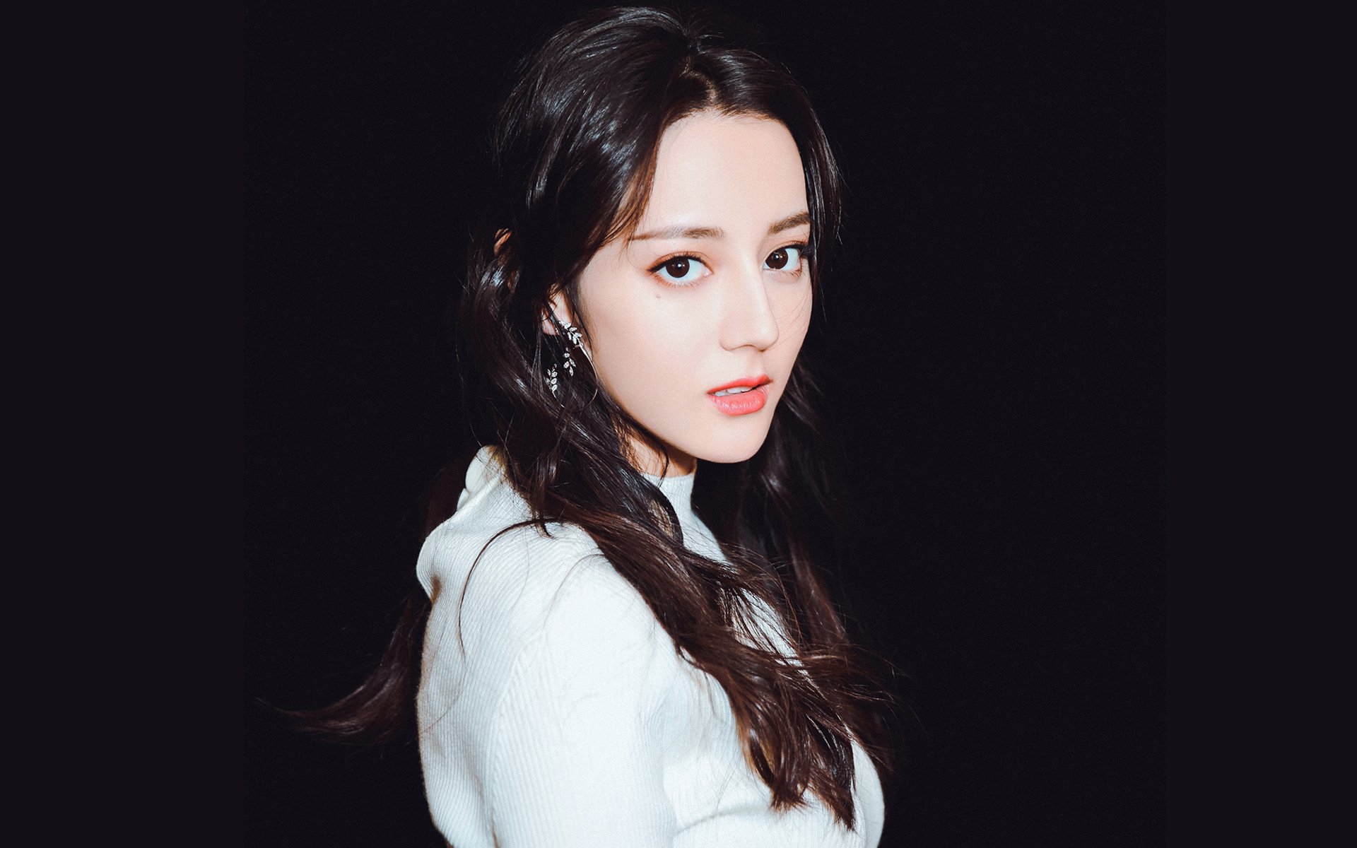 “2025世界游泳锦标赛：谁能突破极限，斩获金牌？”