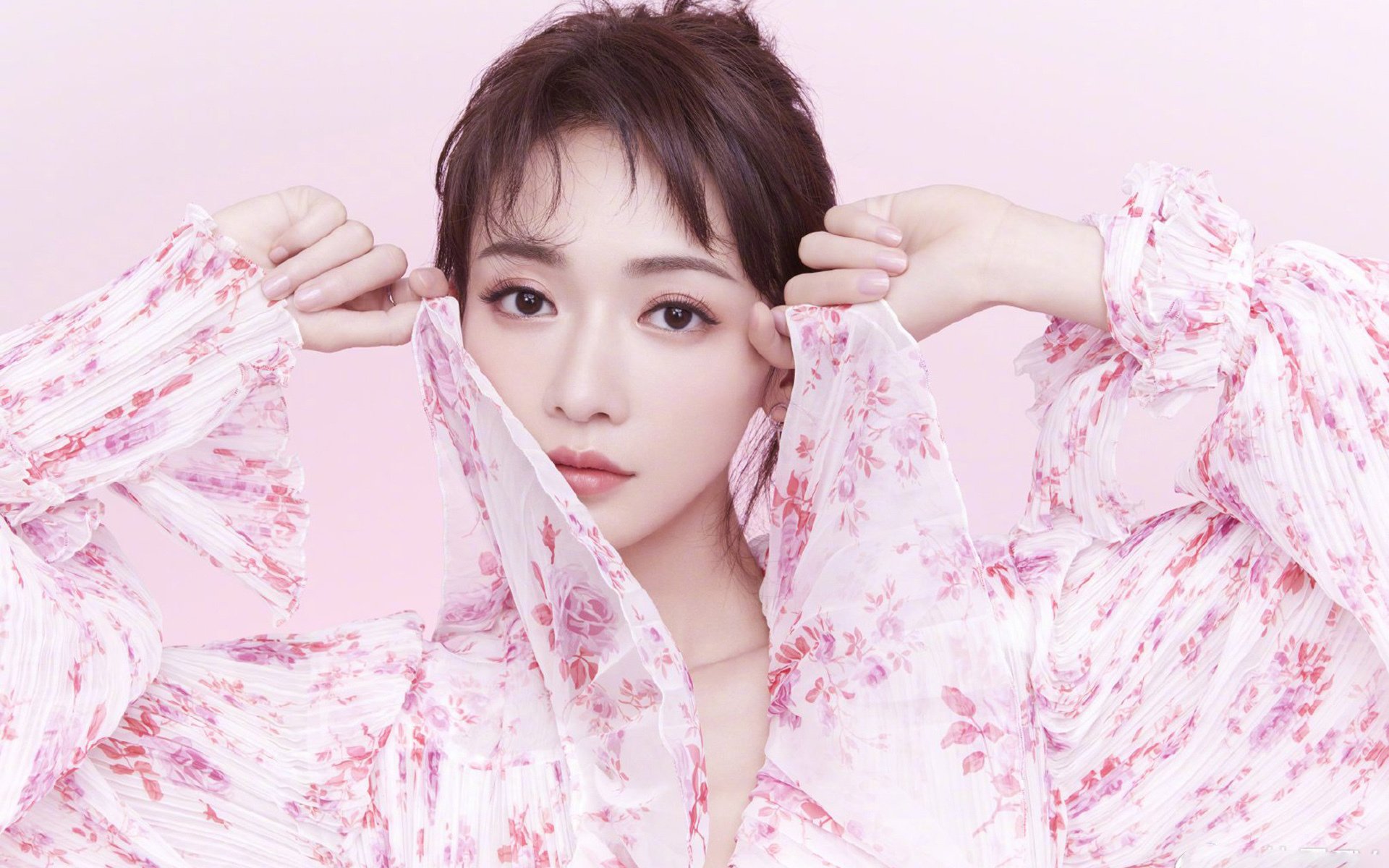 乐鱼体育登陆-仰泳赛道摩纳哥选手节奏精准，摩纳哥泳池