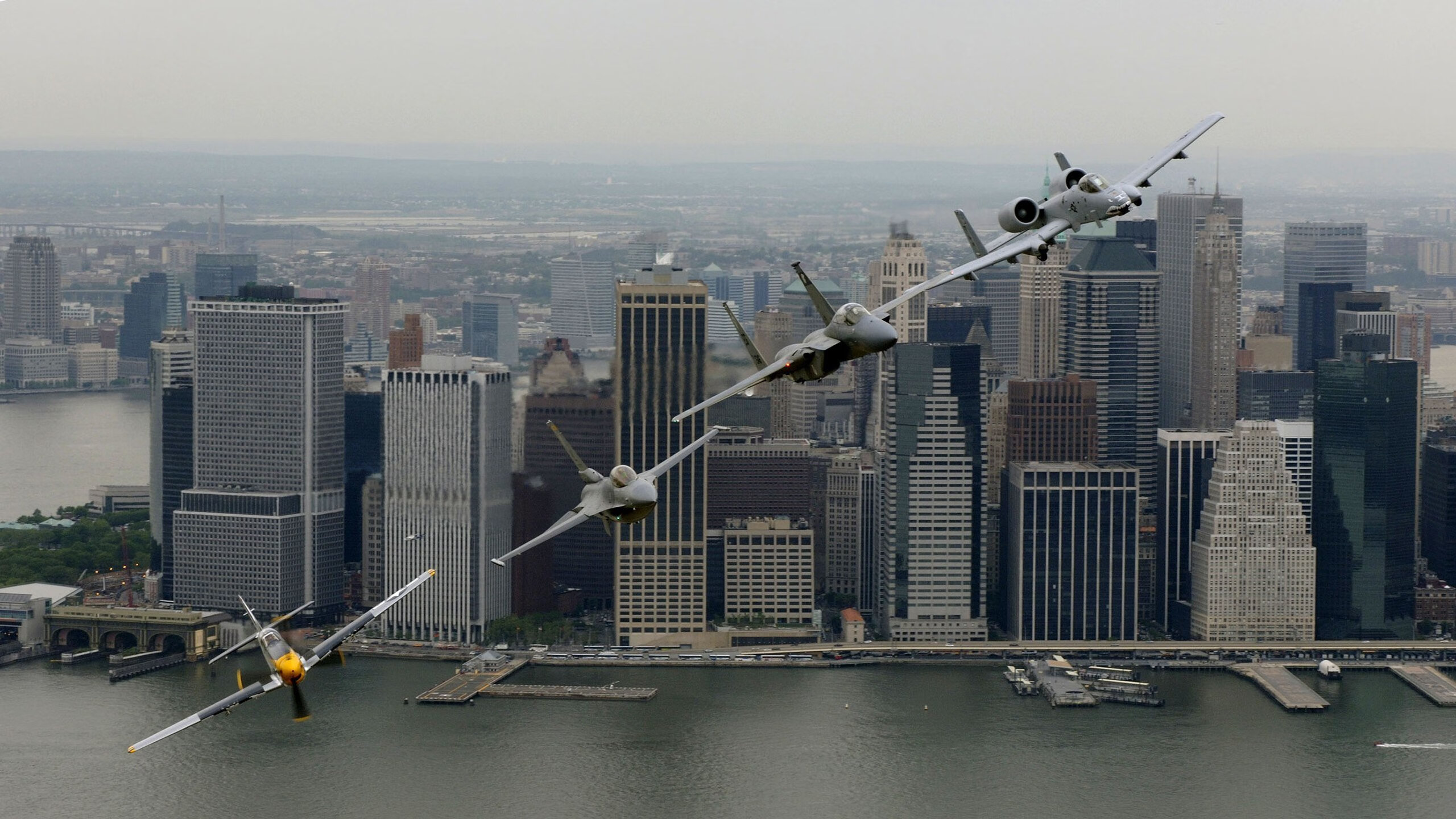 德甲激烈鏖战：攻守瞬间令人热血沸腾，德甲榜首大战